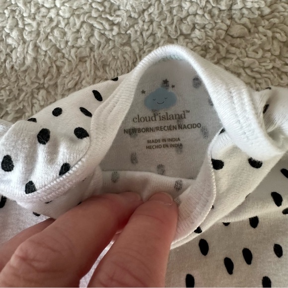 Bundle of Newborn Onsies - Picture 4 of 14